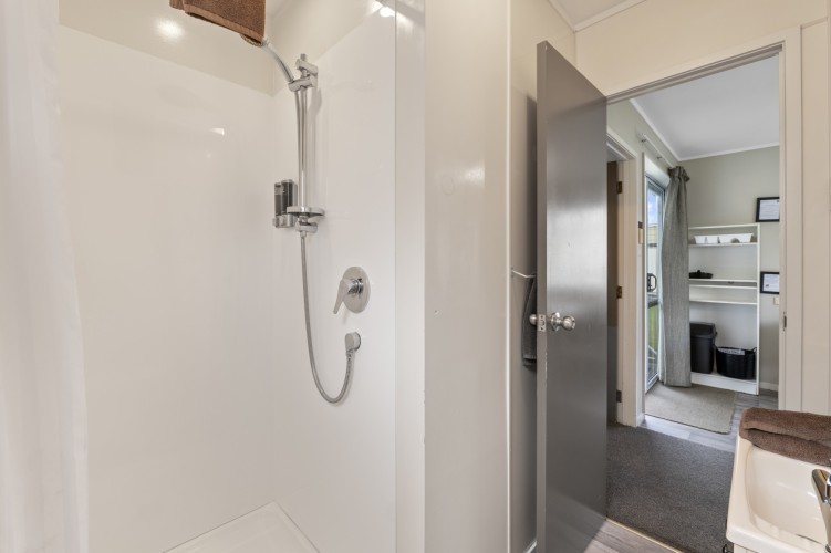 1 Bedroom Self Contained 121