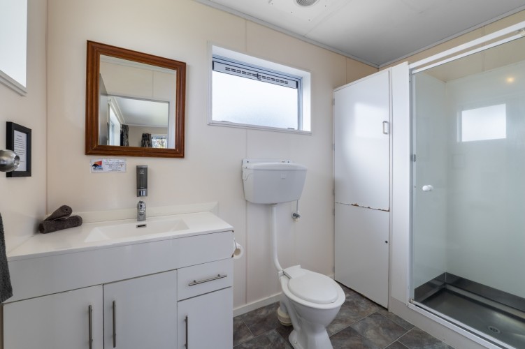 Ensuite Cabin 28