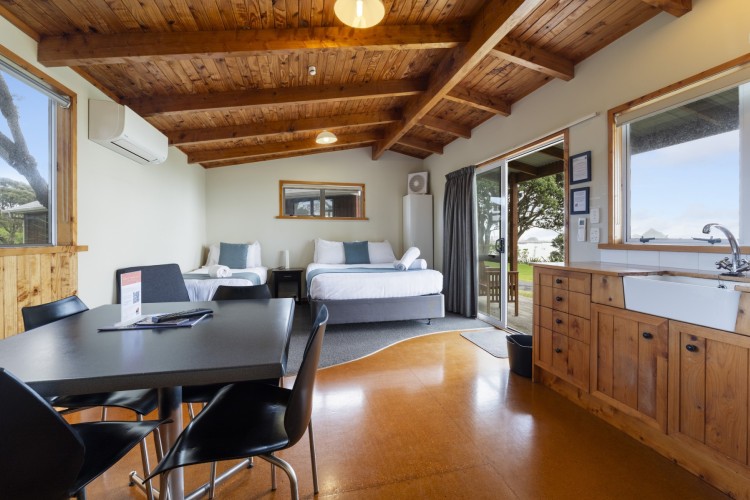 Motel Studio 61