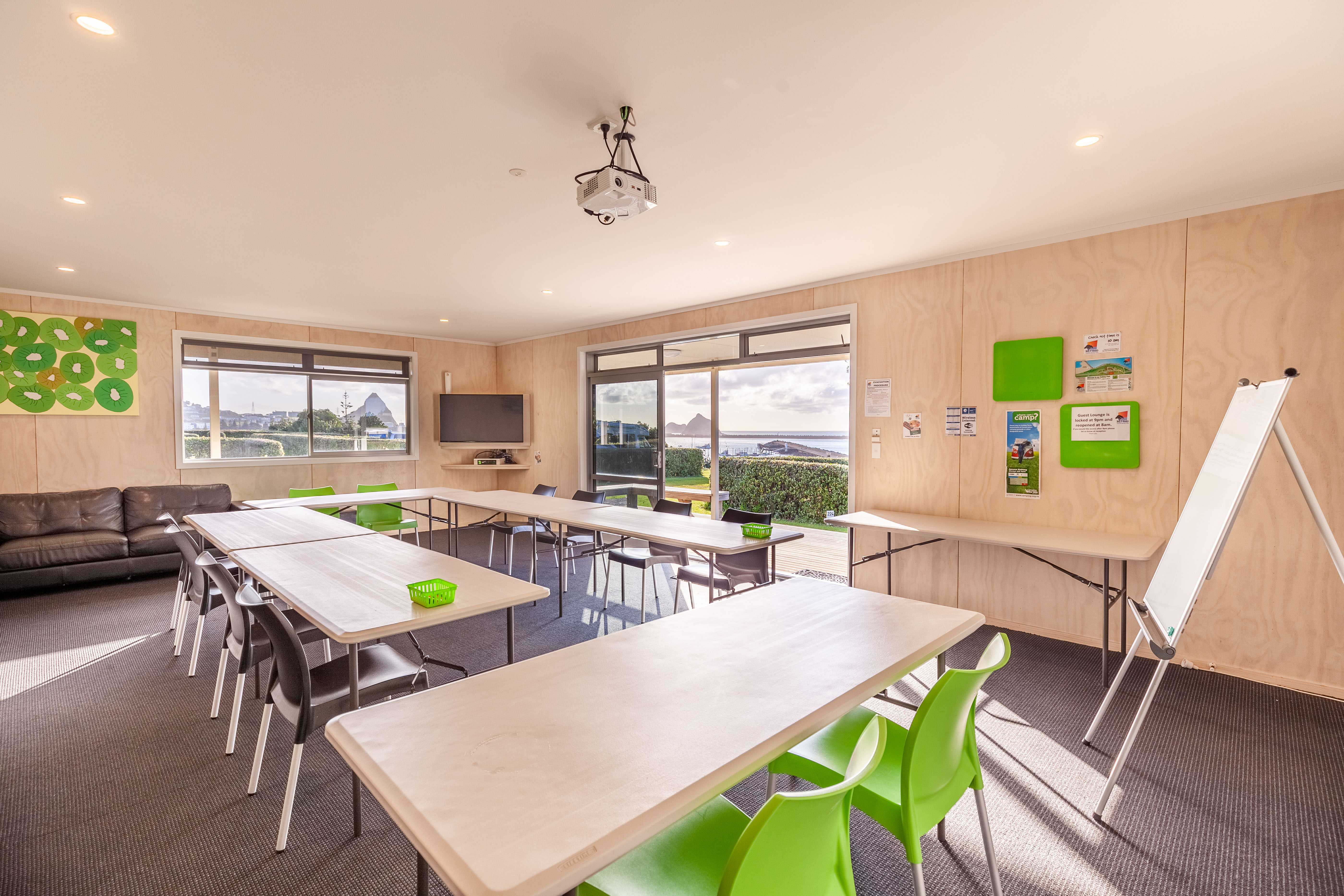 D Block 2015 new lounge and conference room v2